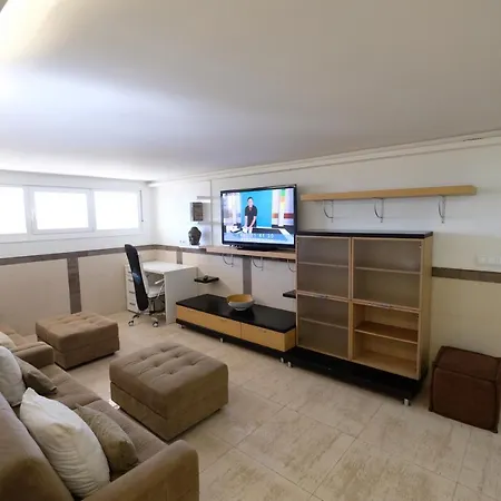 New Luxe Metropolitan Appartement